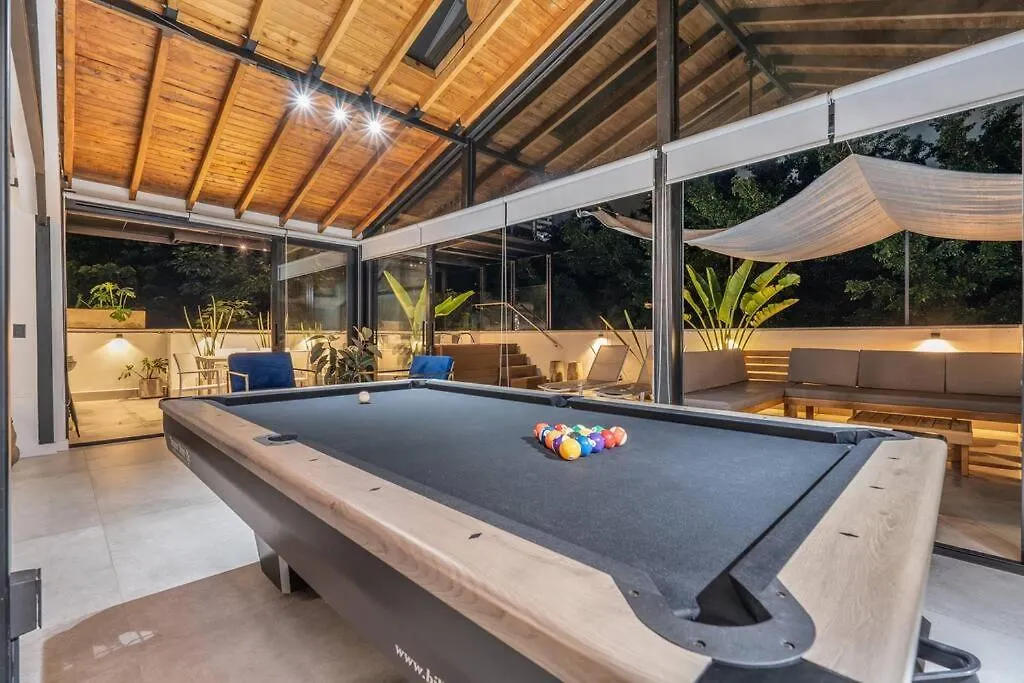 Private Sauna Jacuzzi Billiard Gym Luxury Retreat Medellín