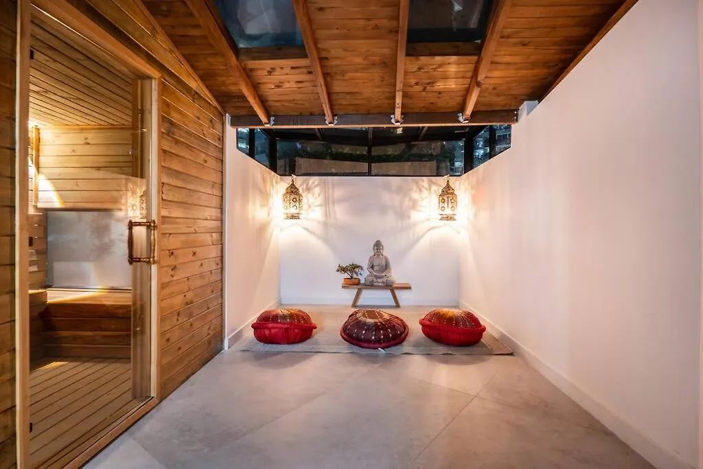 Private Sauna Jacuzzi Billiard Gym Luxury Retreat Medellín Colômbia
