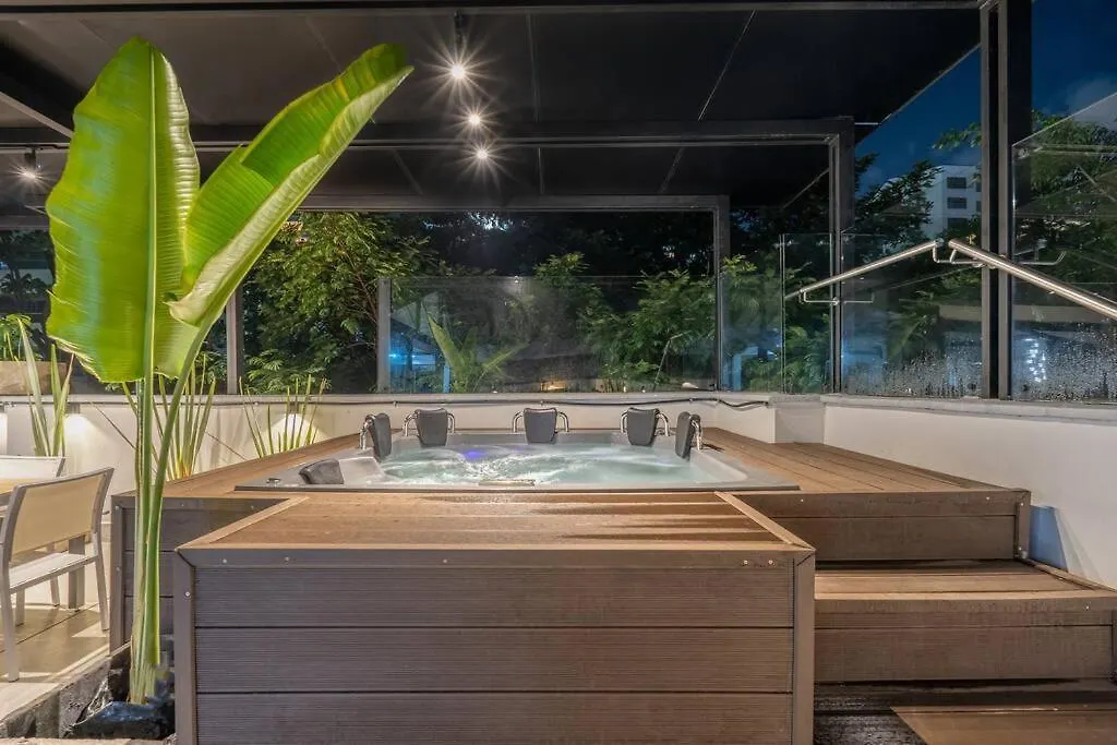 Private Sauna Jacuzzi Billiard Gym Luxury Retreat Medellín
